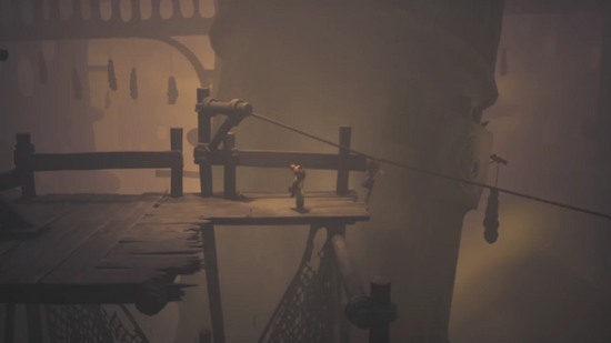 ロープを掴んで移動する