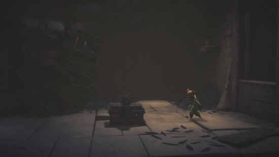 箱を引っ張って仕掛け床の上に乗せる