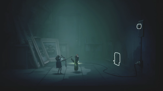 弓でスイッチを押して電気を止める