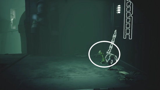 鎖を叩いてハシゴを下ろす