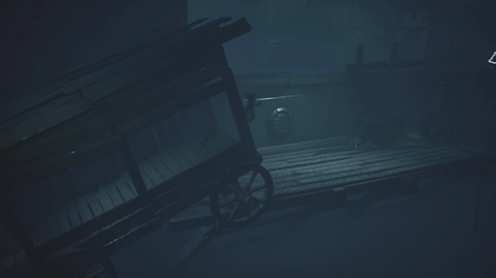 崩れる足場から逃げる