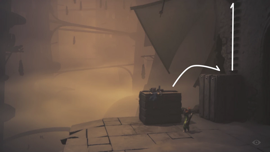 木箱に登ってからハシゴを登る