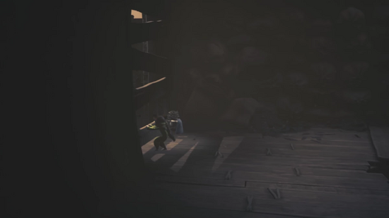 木の板を引っ張って外す