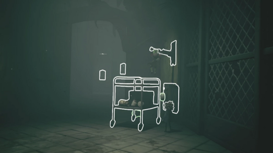 ヒューズセット後、カートを足場にレバーを引く