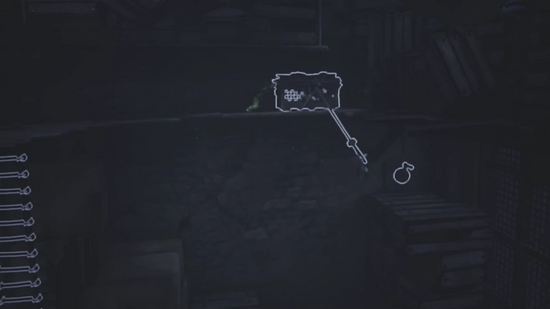 紐のついた木箱で移動