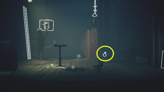 ロゥが敵の気を引き、アローンがハンドルを回す