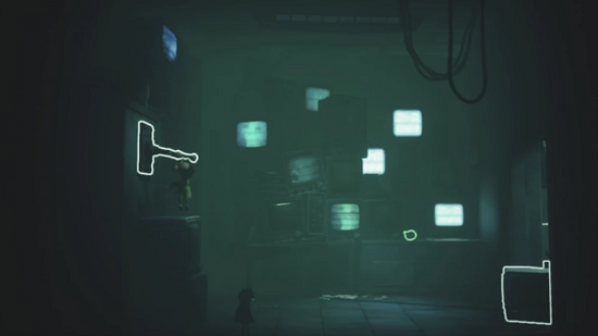 協力してレバーを下ろす