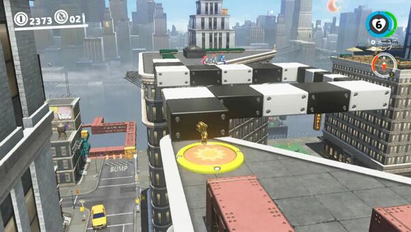 三つのビルに囲まれて