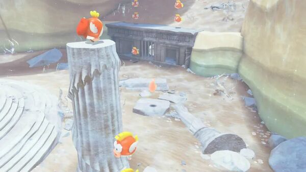 水中の折れた柱から