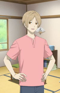 ピンクのTシャツ