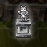 銀のキャットリン像