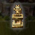 金のキャットリン像