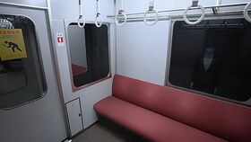 異変：首のない女性