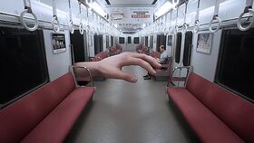 異変：巨大な手