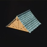 木造りの玄関屋根